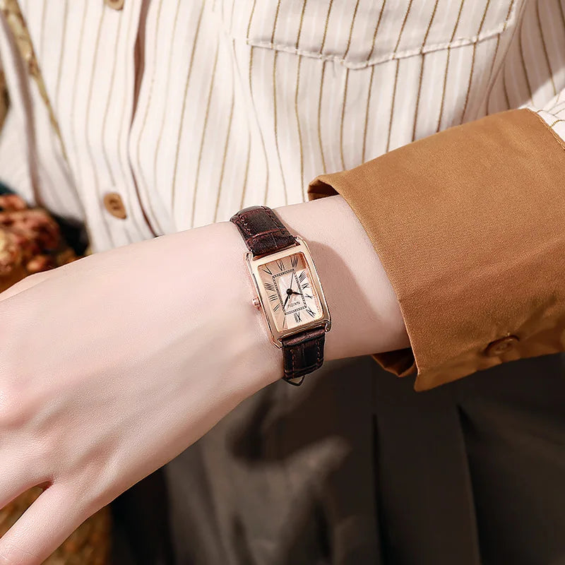 Silver Rectangular Rectangular Women Small Watch Roman Numerals Premium PU Strap Black Women's Exquisite Wristwatch Relogio