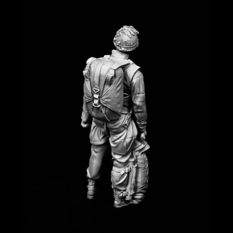 1/16 Casting Resin Model Grey Kit British Paratrooper Parts Model Needs To Be Assembled in An Uncoated State