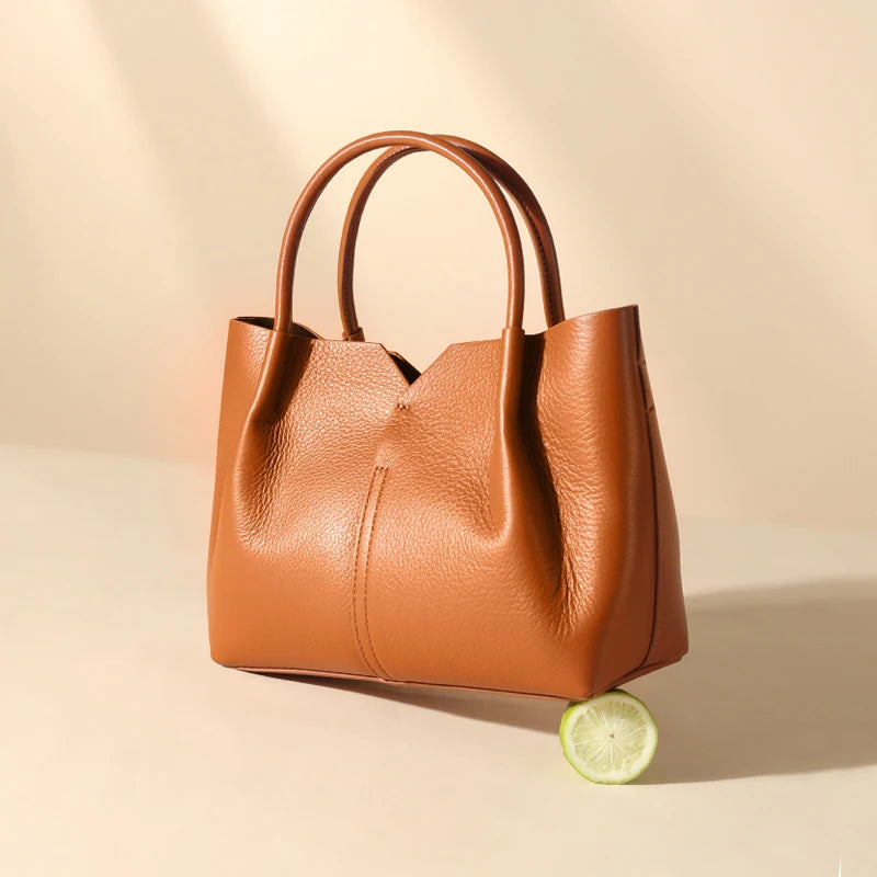 Winter New High-quality Cowhide Niche Design Crossbody Handbag Versatile Fashion Light Luxury Shoulder Bag Commuting Women's Bag