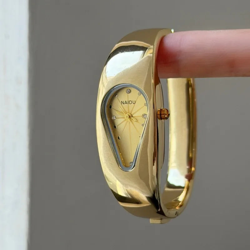 Luxury Shaped Teardrop Bracelet Watch Female Couple Light Senior Sense of Antique Wind Gift Women Quartz Wristwatch Relojs Mujer