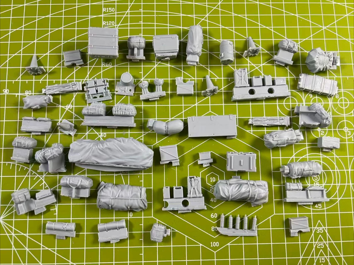 Precision 1/35 Casting Resin Mold M1A1-M1A2 Package with Vehicle for Accumulation Scene Model Toy Unpainted