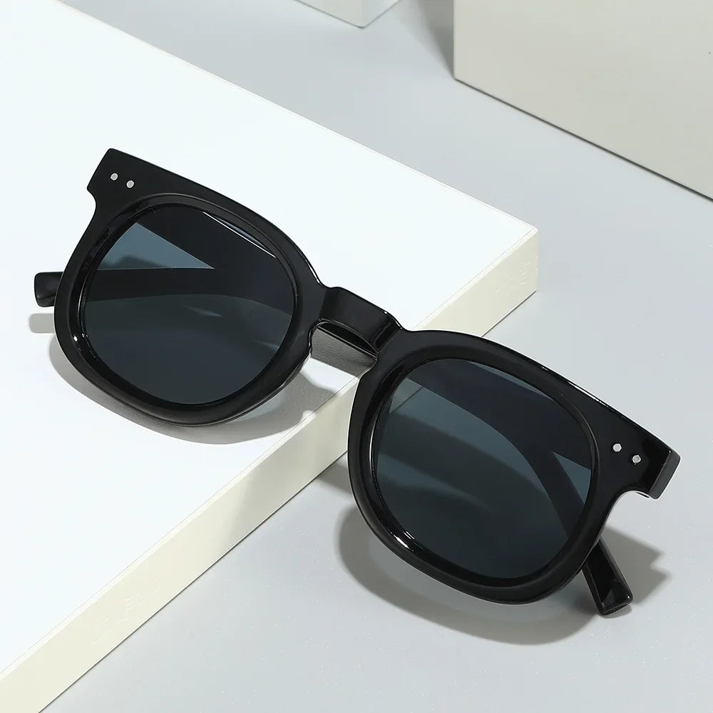 JNPCXI Retro Small Square Sunglasses Women Fashion Gradient Gray Tea Shades UV400 Men Rivets Trending Punk Sun Glasses