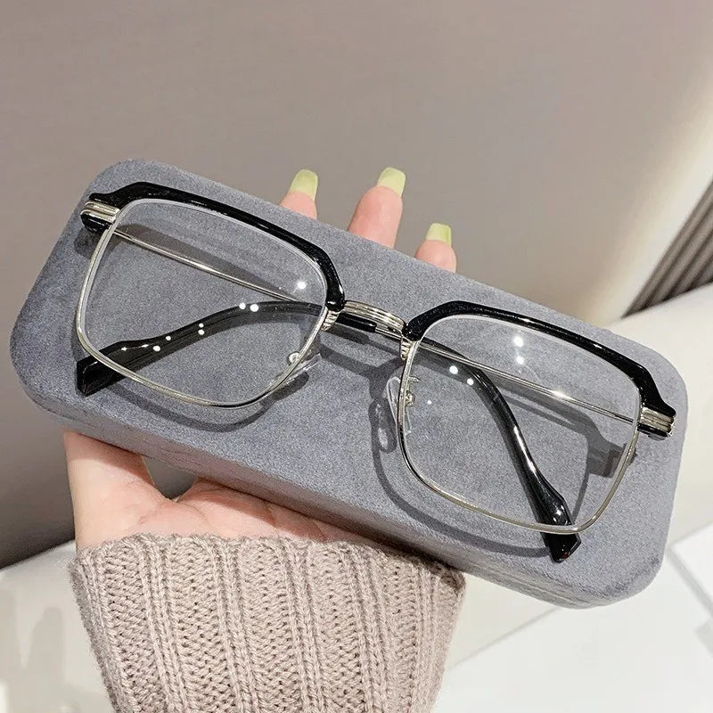 High-Definition Photochromic Eyebrow Frame Reading Glasses for Men & Women Presbyopic Strength +100 to +400