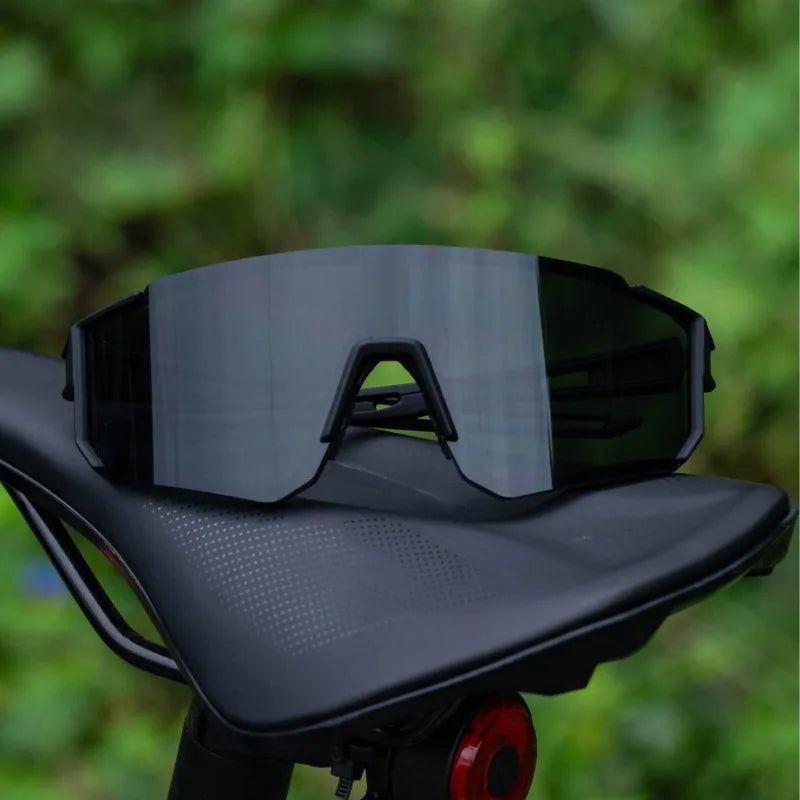 New Large Frame Sunshade Fashionable Glasses with Integrated Sunglasses for Men and Women Suitable for Travel