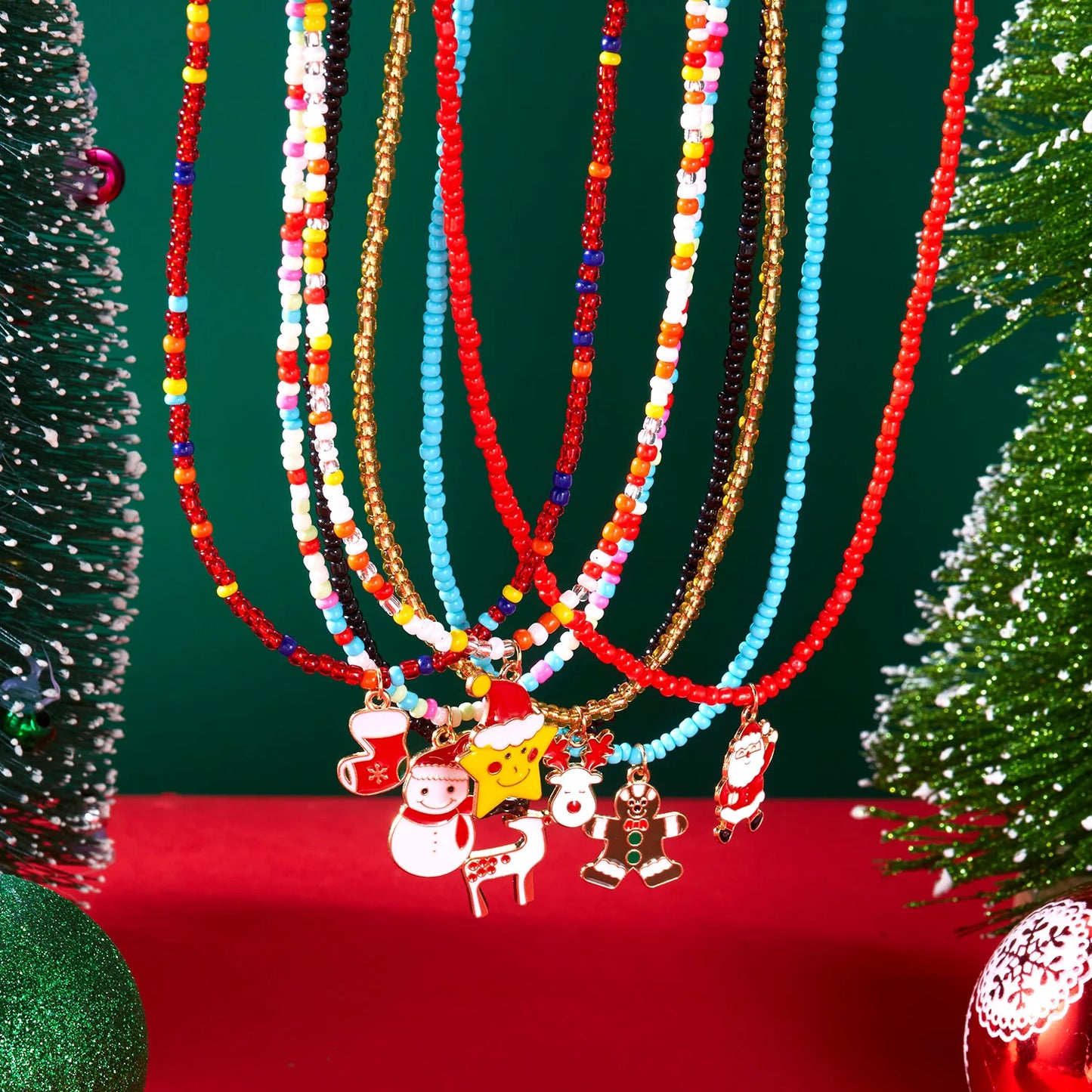 7pcs/Set Handmade Beads Christmas Necklaces for Women Girls Xmas Tree Santa Claus Snowman Pendant Necklace New Year Jewelry Gift