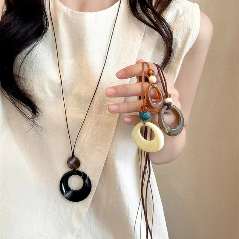 New Minimalist Circle Round Pendant Long Rope Necklace for Women Versatile High-End Sweater Chain Autumn Winter Niche Accessory