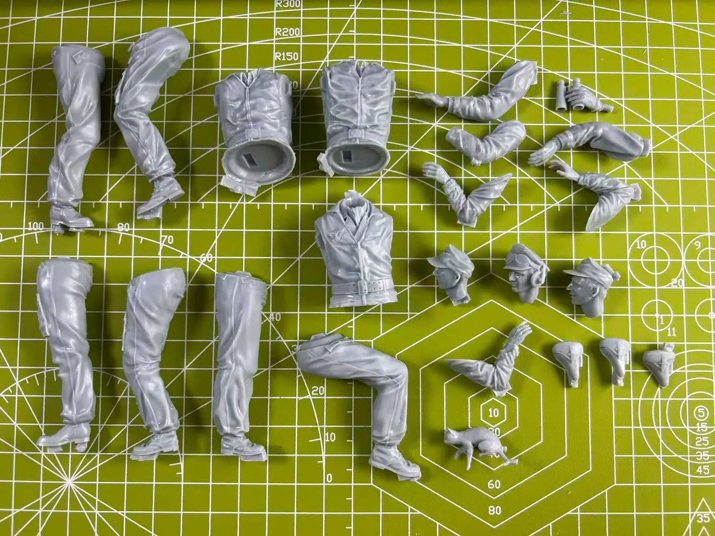1: 16 Die-casting Resin Model Assembly Toy Tank Soldier 3 People Unpainted State