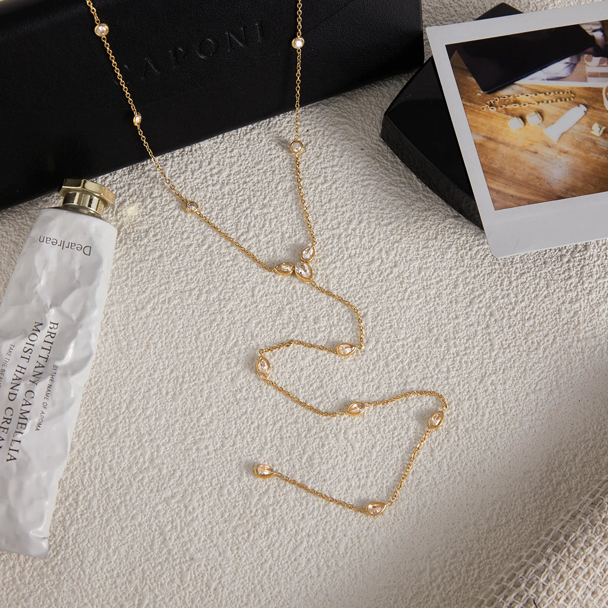 Uworld Simple Classic 18K Gold Color Plated Stainless Steel Water Droplet Shaped White Zircon Y-shaped Chain Stackable Chain Nec