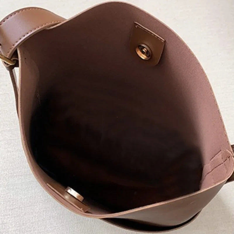 Fashionable 2026 Women's Leather Shoulder Bucket Bags Handbags Winter Fall Autumn Femme Design Casual Sac De Luxe Femme Vintage