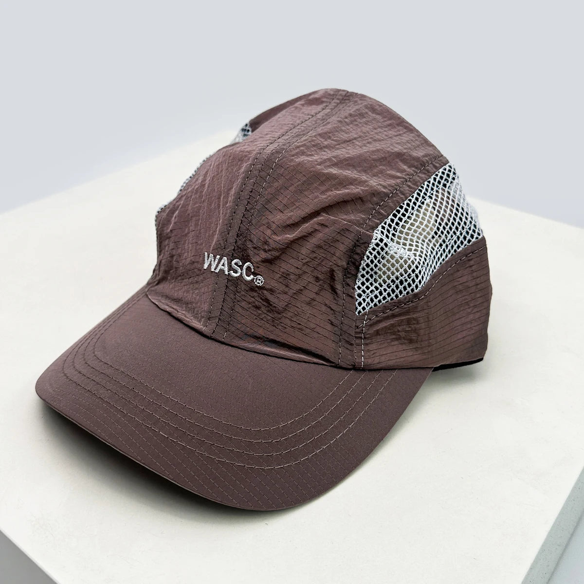 New Unisex Simple Mesh Letter Embroidery Baseball Hats Sunshade Niche Breathable Quick Drying Peaked Caps Versatile Fashion ins