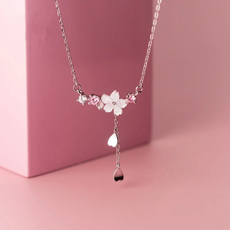 Luxury Crystal Horse Pendant Necklace for Women Shiny Rhinestone Animal Pendant Elegant Clavicle Chain Girls Party Jewelry Gift