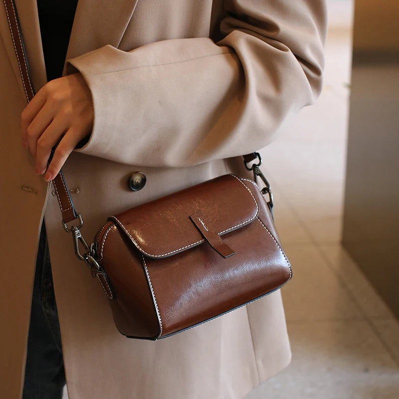 2025 New Female Oil Wax Cowhide Genuine Leather Crossbody Bag Fashionable Versatile Shoulder Shell Handbag Lady Casual Phone Bag