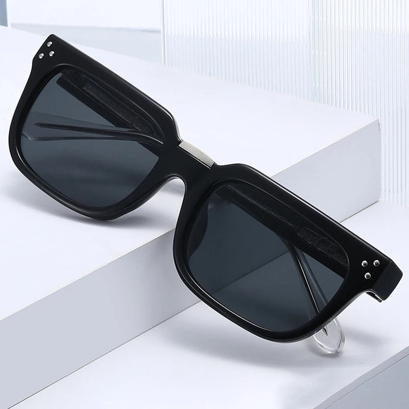 JNPCXI New Luxury Vintage Square Men Sunglasses Rivets Driving Polarized Shades Fashion Gradient Eyewear Trendy Sun Glasses