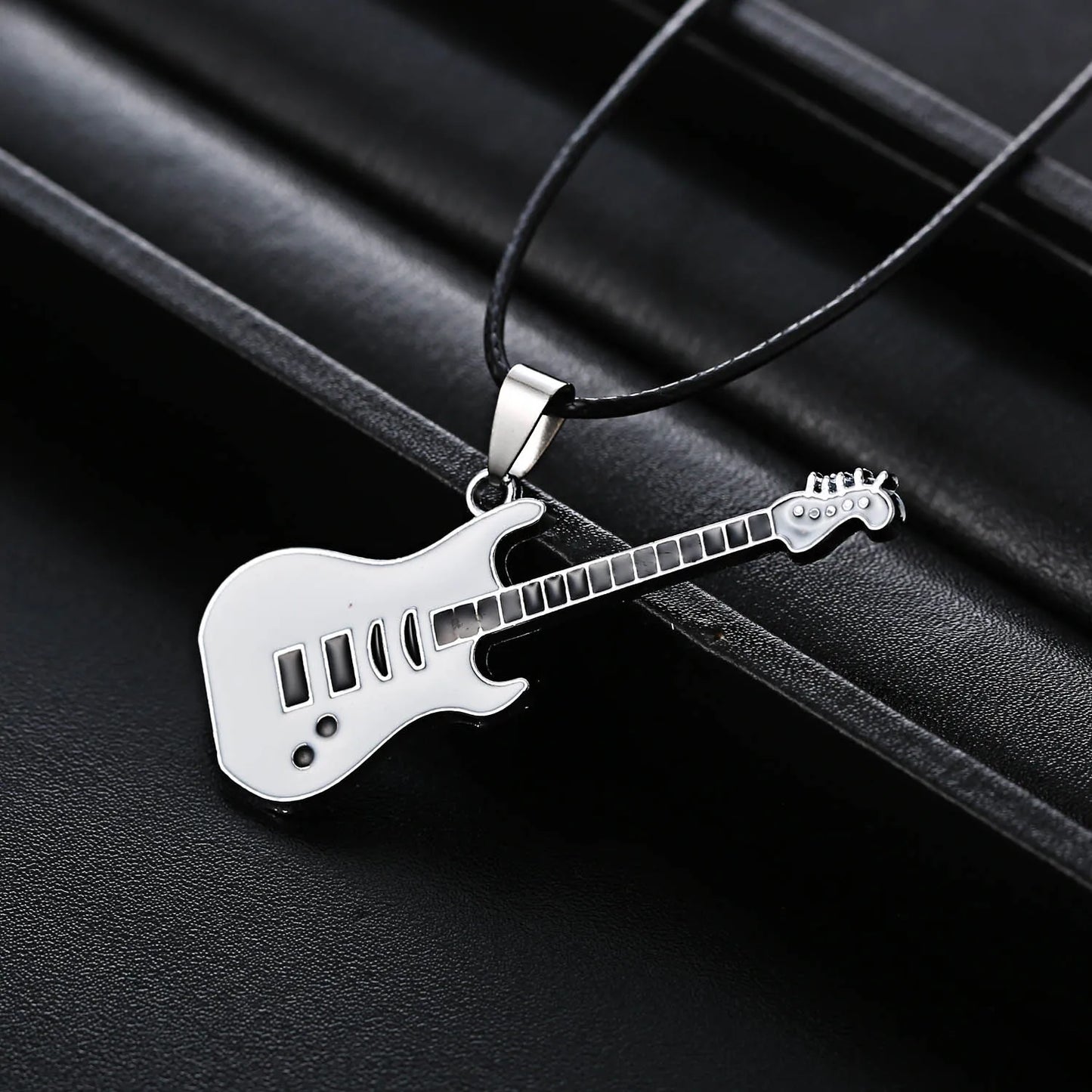 High Quality Stainless Steel Necklaces For Men Women Feather Flame Guitar Cross Pendant Necklace Jewelry Wholesale Dropshipping
