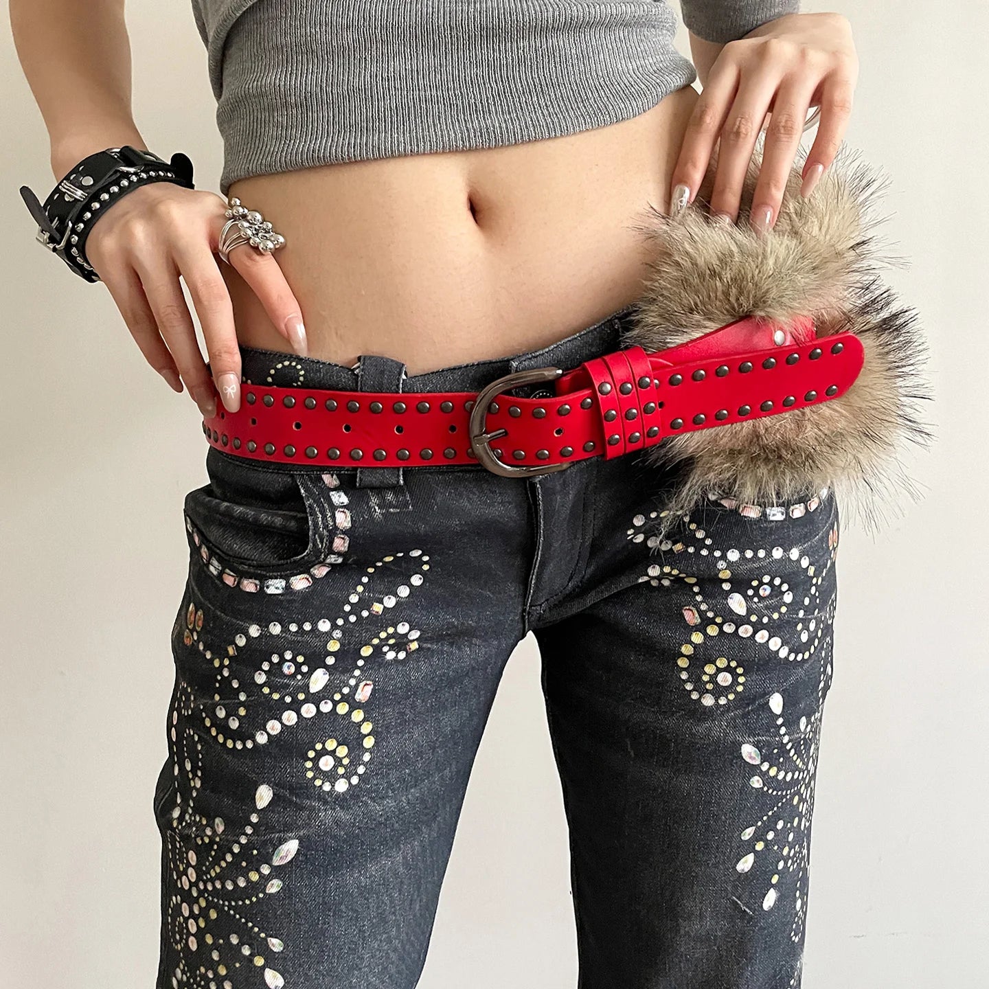 Retro Punk Style Furry Patchwork Belt For Women Niche Y2k White Rivet Belt To Wear With Skirts And Jeans