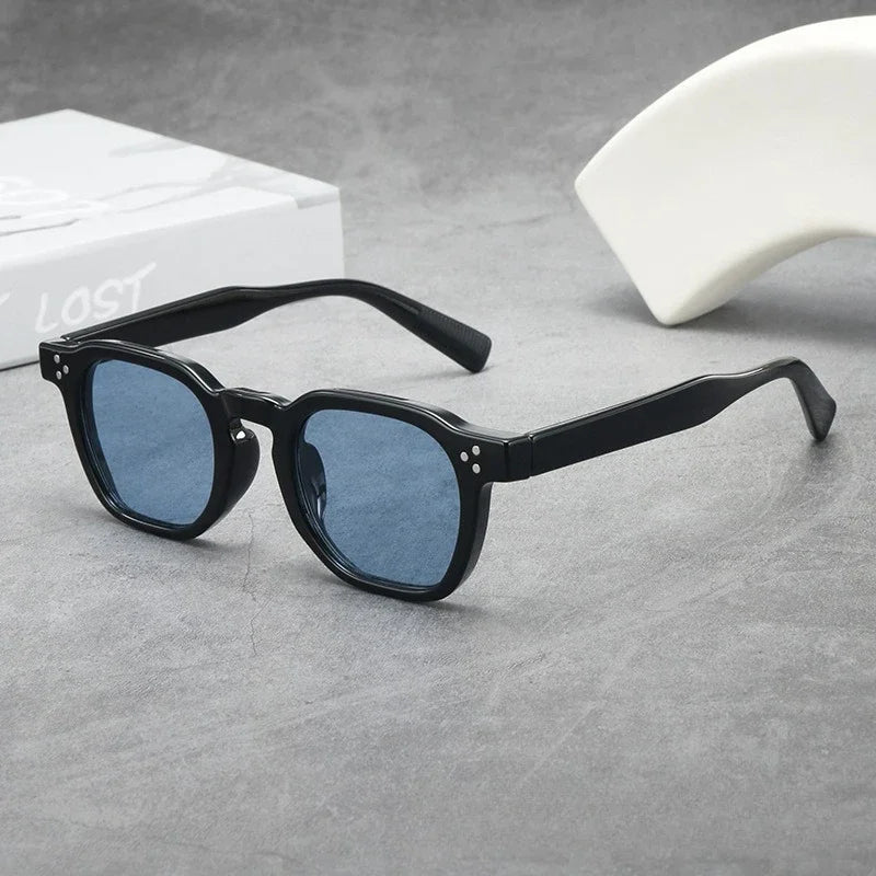 JNPCXI Fashion Square Sunglasses Men Gradient Shades UV400 Vintage Rivets Women Trending Tea Sun Glasses