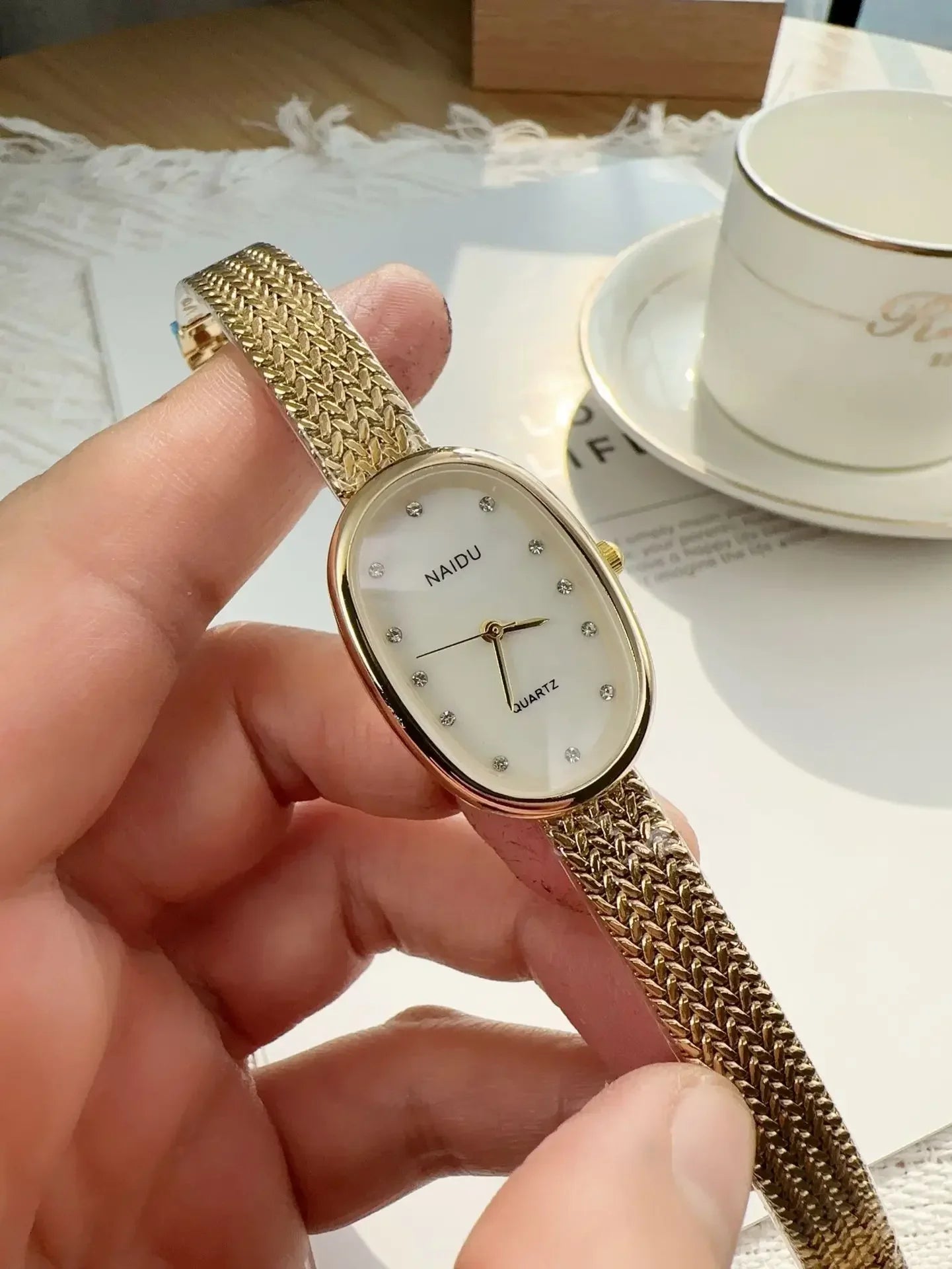 Luxury Oval Dial Rhinestone Watch New Brand Quartz Watch for Women Adjustable Stainless Steel Strap Wristwatches Wholesale Gift