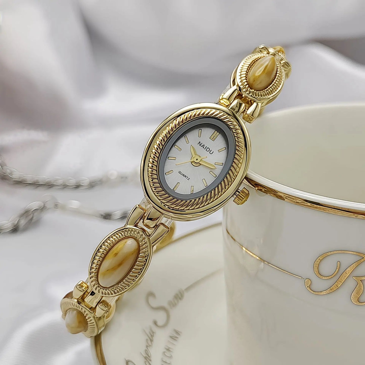 2025 Top Brand Luxury Oval Gold Women Watches Ladies Wrist Watches Bracelet Golden Female Clock Gift for Girlfriend Dropshipping