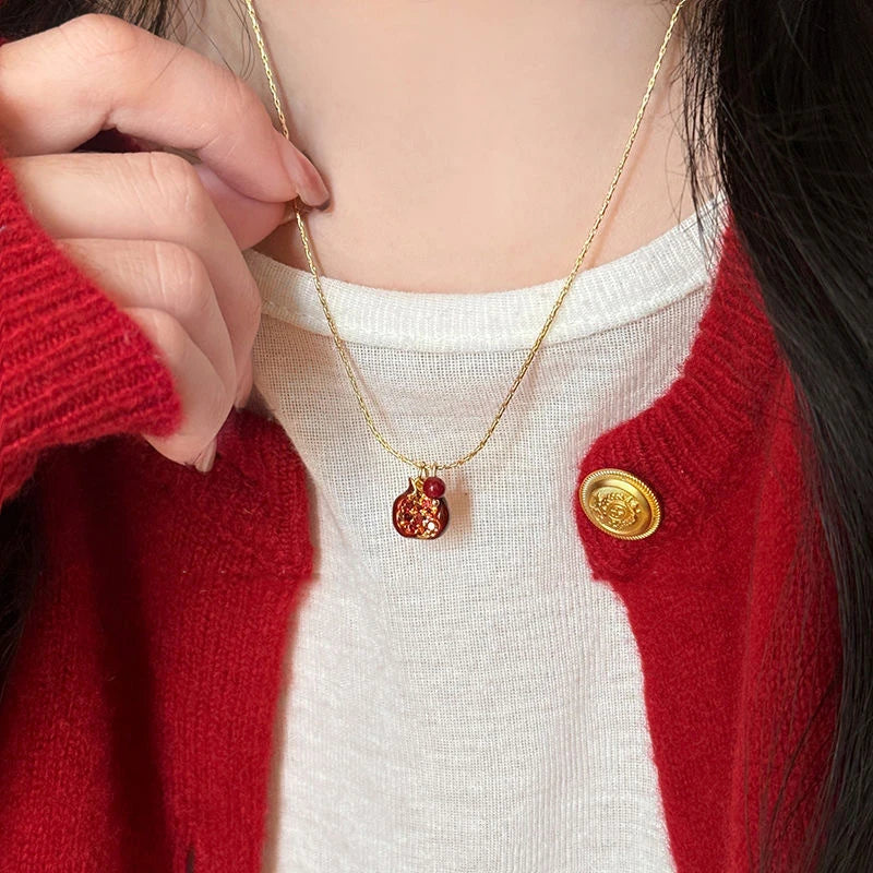 New Trendy Red Pomegranate Pendant Necklace for Women Sweet Cute Fruit Clavicle Chain Necklace Charm Choker Jewelry Party Gift