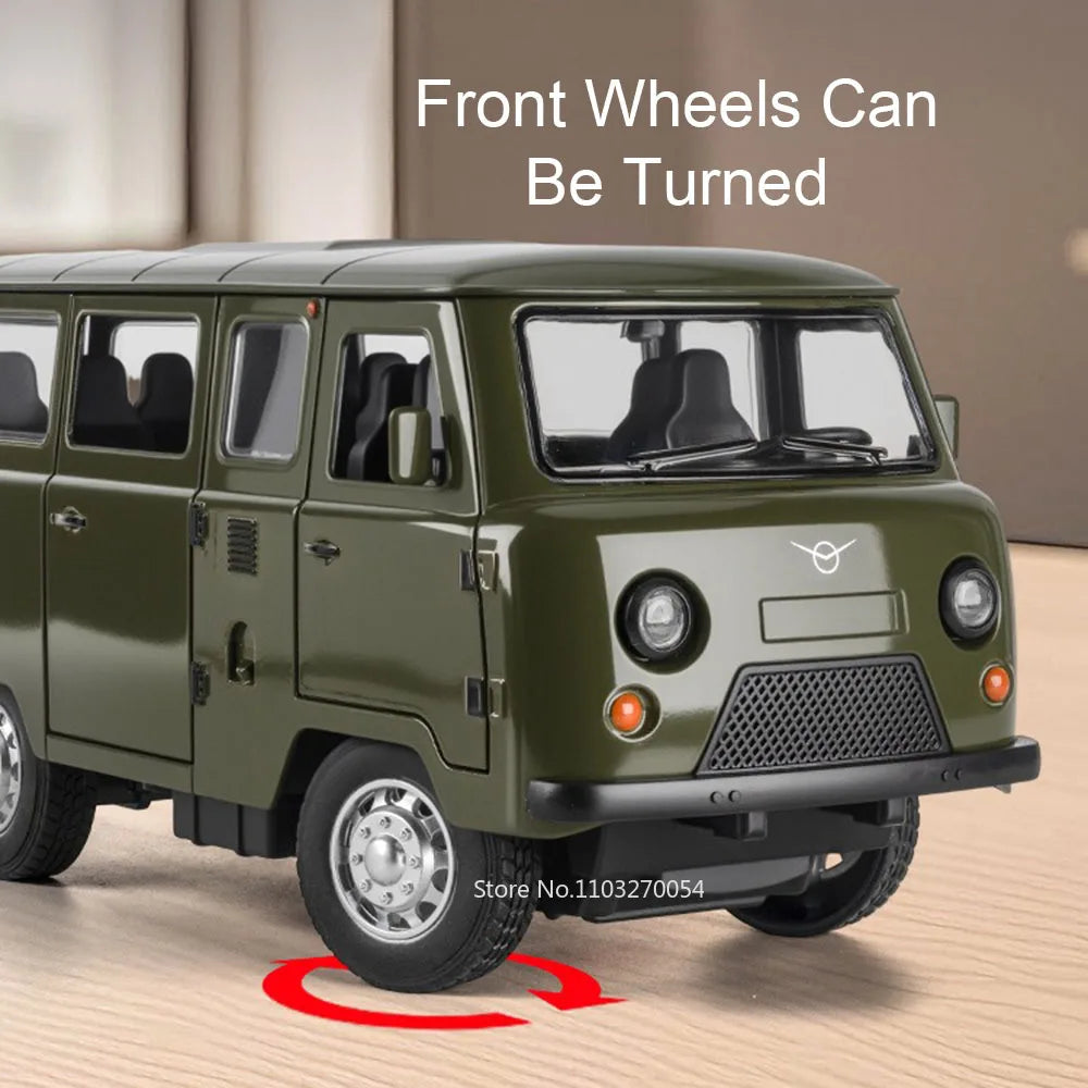 1:18 Russia Alloy UAZ Traveler Hunter Diecast Model Toys Car Spund Light Pull Back 6 Doors Opened Vehices Boy Kids Gift Ornament