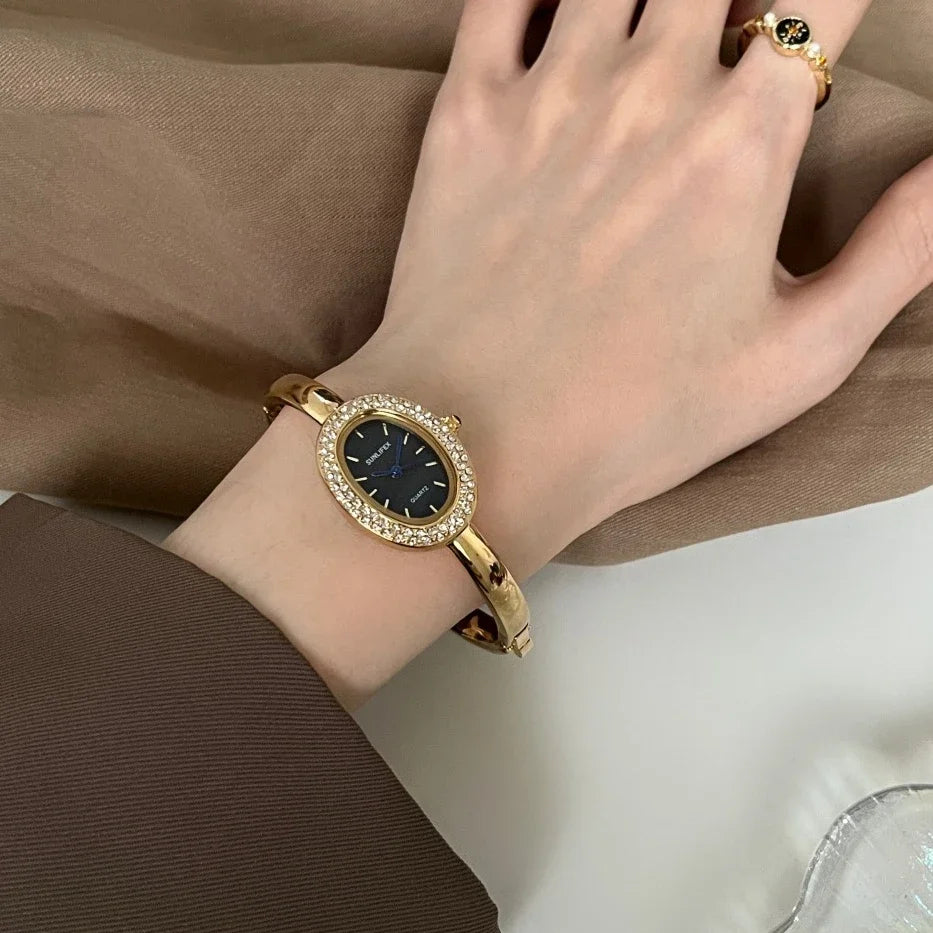 Dropshipping Famous Brand Watches Women Diamond Encrusted Oval Dial Quartz Watch Luxury Gifts Bracelet Wristwatch Reloj Mujer