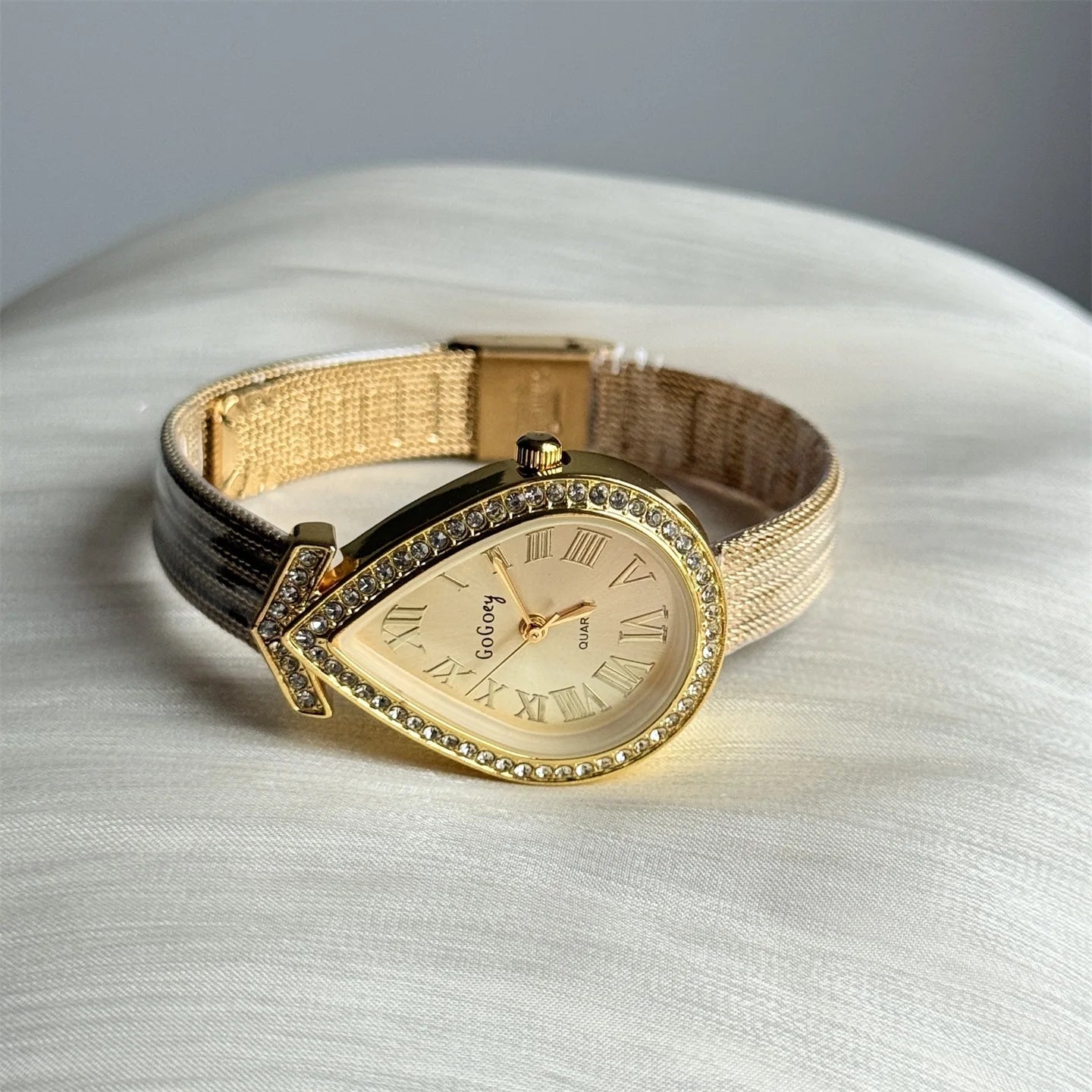 Luxury Gilded Diamond Waterdrop Dial Watch Fashion Women Quartz Watch Roman Scale Watches Wholesale Reloj De Mujer Vintage