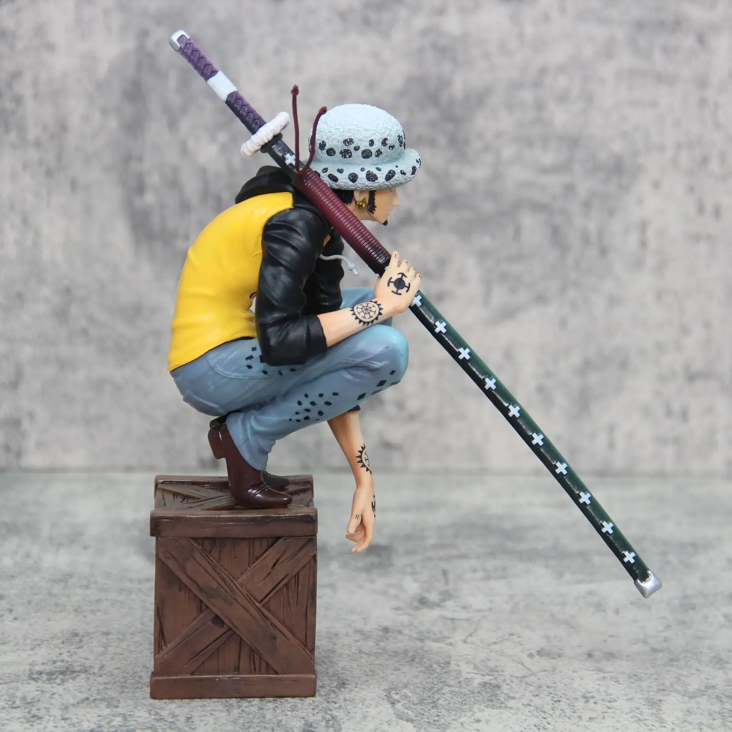 8.3" One Piece Oka Shichibukai Trafalgar D Water Law Squat Posture Anime Figure