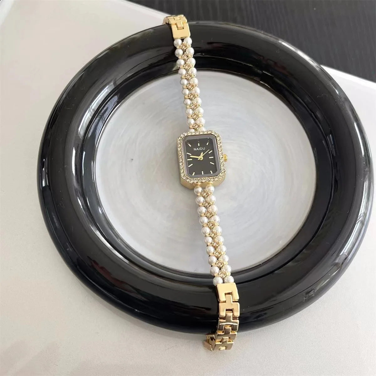 Square Women Watch Movement Retro Fashion Small Dial Ladies Vintage Shell Pearls Chain Quartz Wristwatch Female Relogio Feminino
