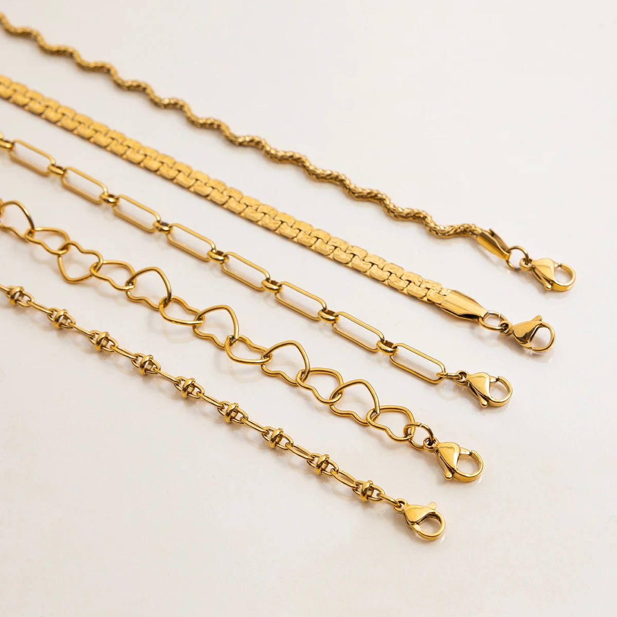 Uworld Simple Classic 18K Gold Color Plated Stainless Steel Heart Hollow Necklace Flat Chain Retro Sand Gold Feel Stackable Neck