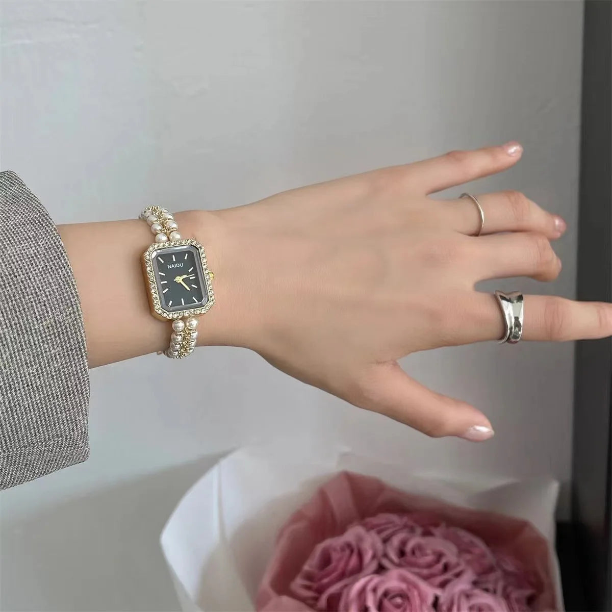 Square Women Watch Movement Retro Fashion Small Dial Ladies Vintage Shell Pearls Chain Quartz Wristwatch Female Relogio Feminino