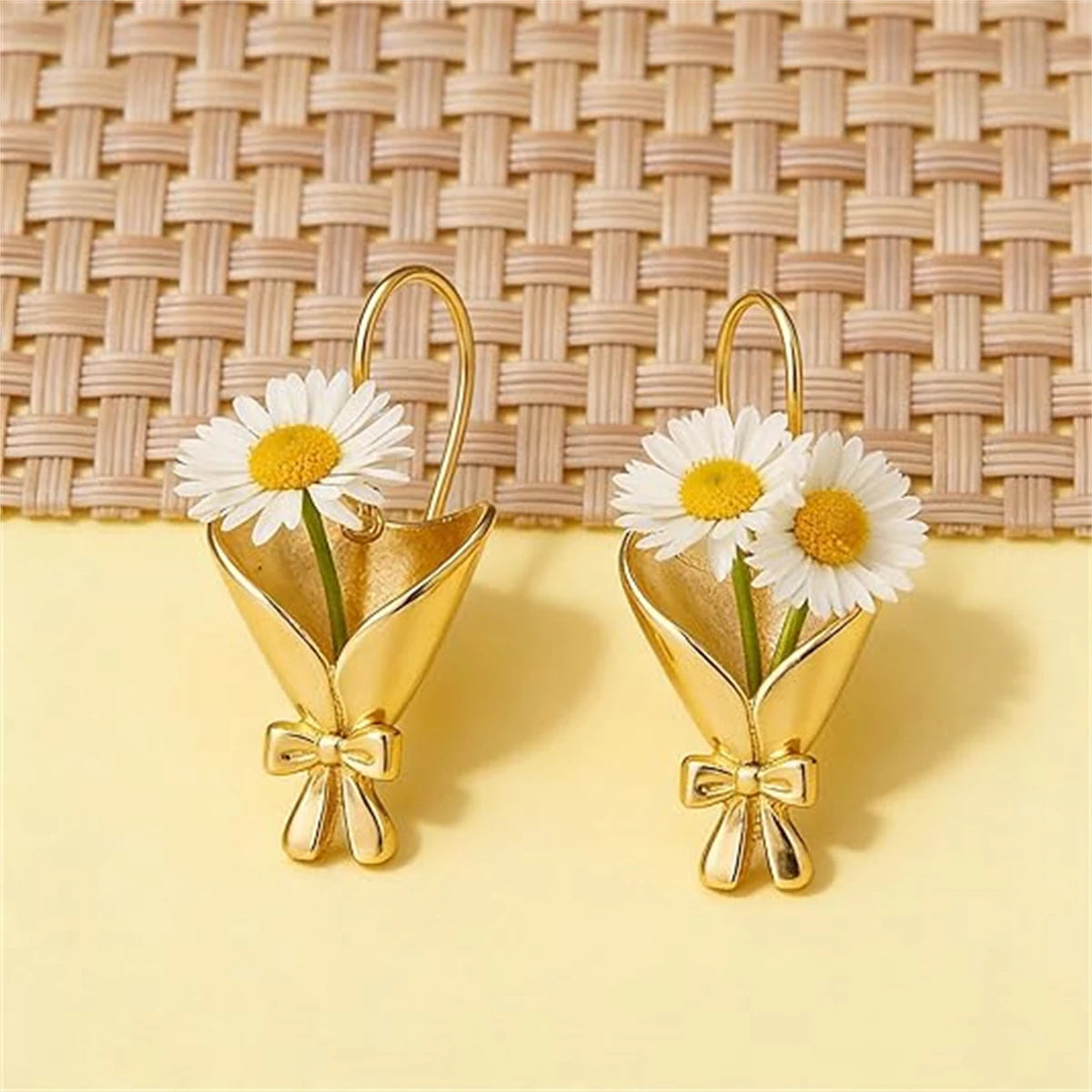 Wearable Bouquet Clip Flower Holder Earring and Necklace Set for Women Gold Tone Dainty Floral Jewelry Set Gift