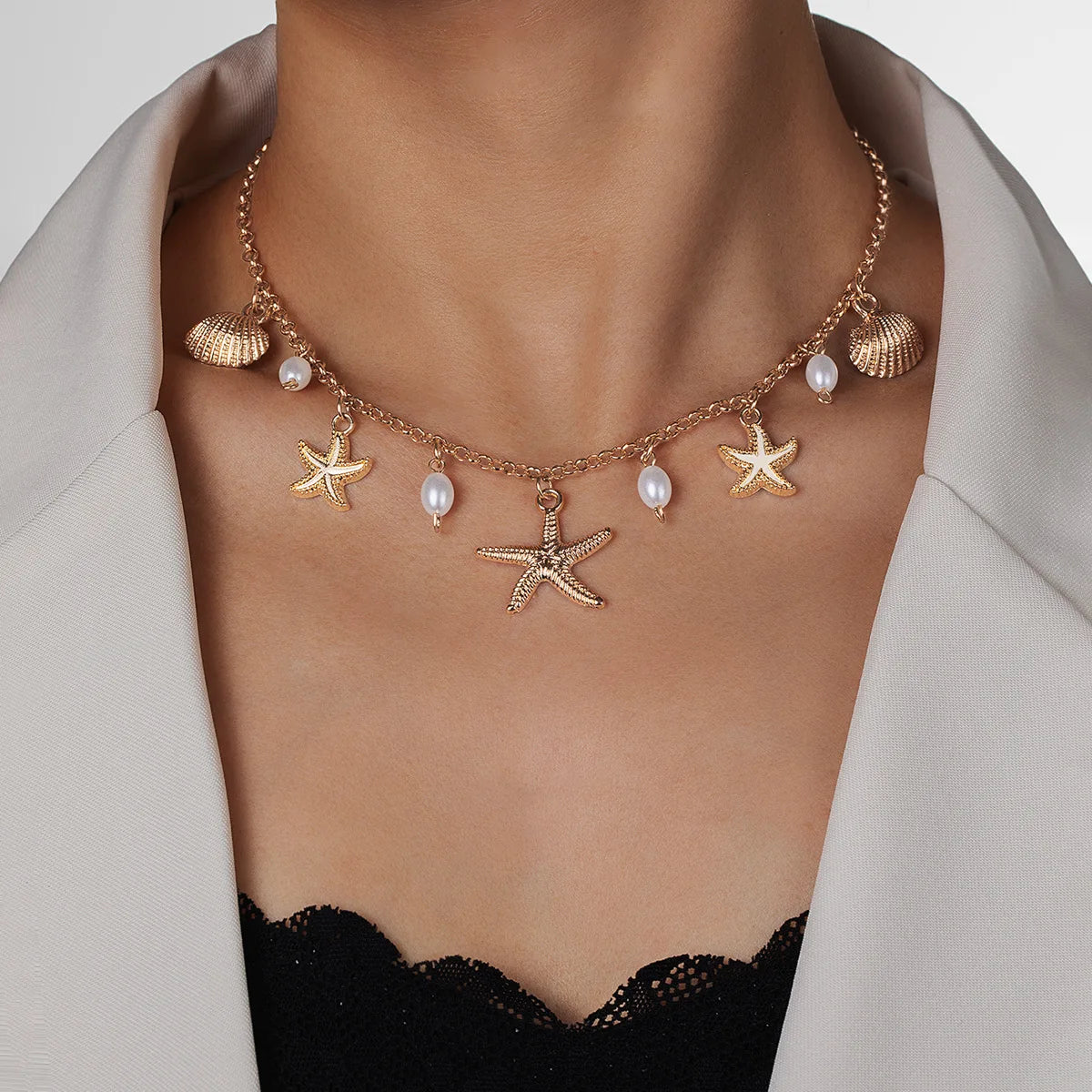 Bohemian Starfish Conch Scallop Pendant Necklace for Women Summer Beach Vacation Gold Color Collarbone Necklace Party Jewelry