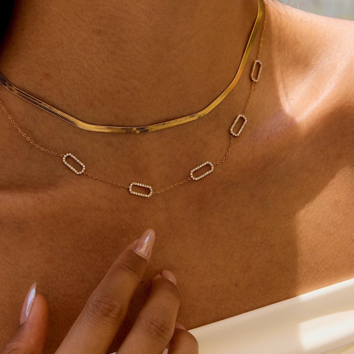 Uworld Simple Classic Rhinestone Geometric Pendant Necklace 18K Gold Color Plated Stainless Steel Serpentine Chain Stackable Nec