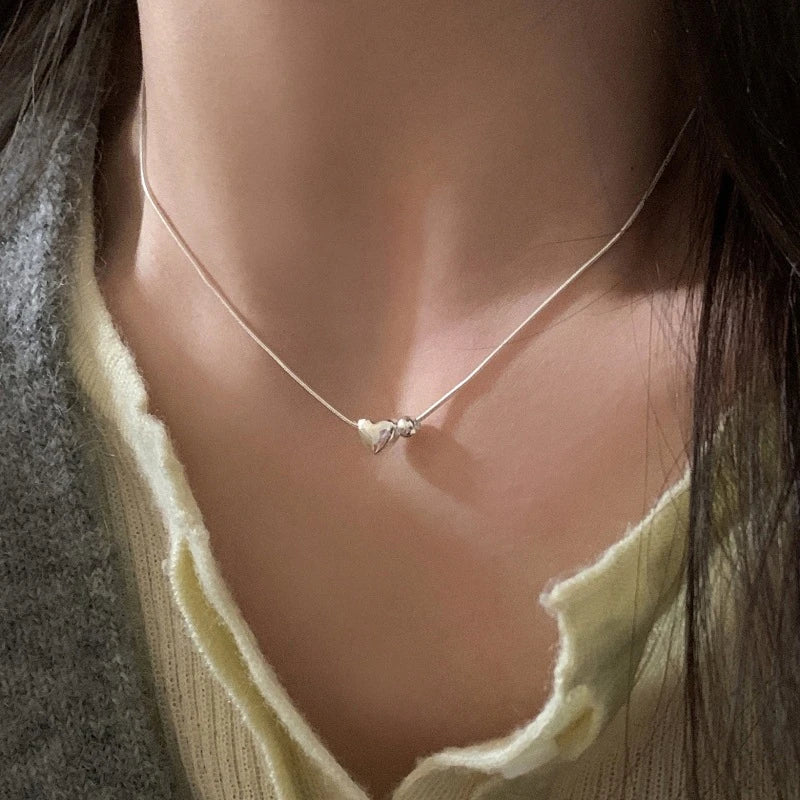 Sweet Simple Tiny Heart Shaped Necklace for Women Fashion Elegant Temperament Clavicle Chain Choker Jewelry Valentine's Day Gift