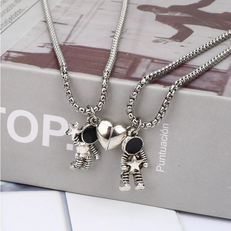 Spaceman Magnetic Heart Pendant Necklace Astronaut Star Creative Couple Necklaces For Women Men Friendship Jewelry Lovers Gift