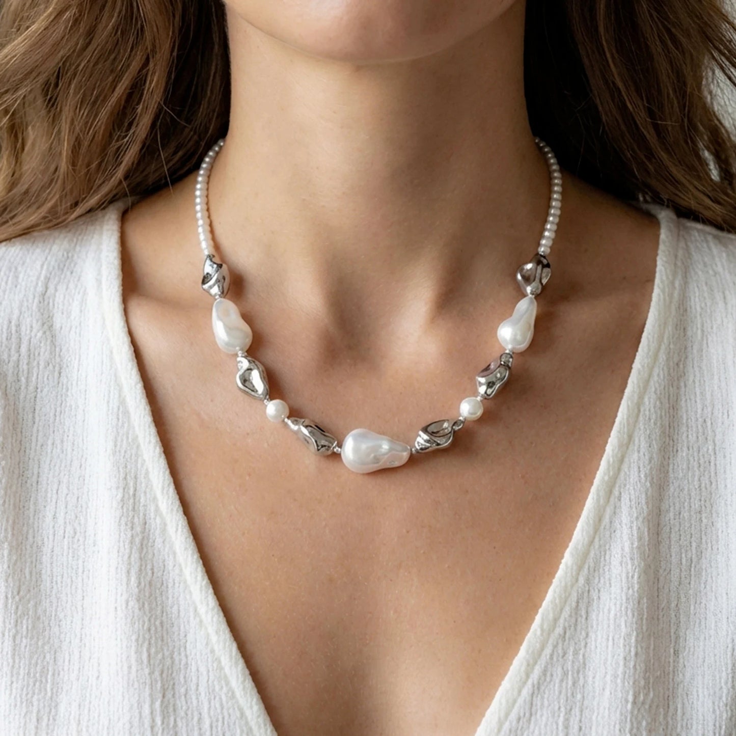 Elegant Irregular Imitation Pearl Choker Necklace for Women Simple Layered Necklace Clavicle Chain Fashion Jewelry Gift Collares