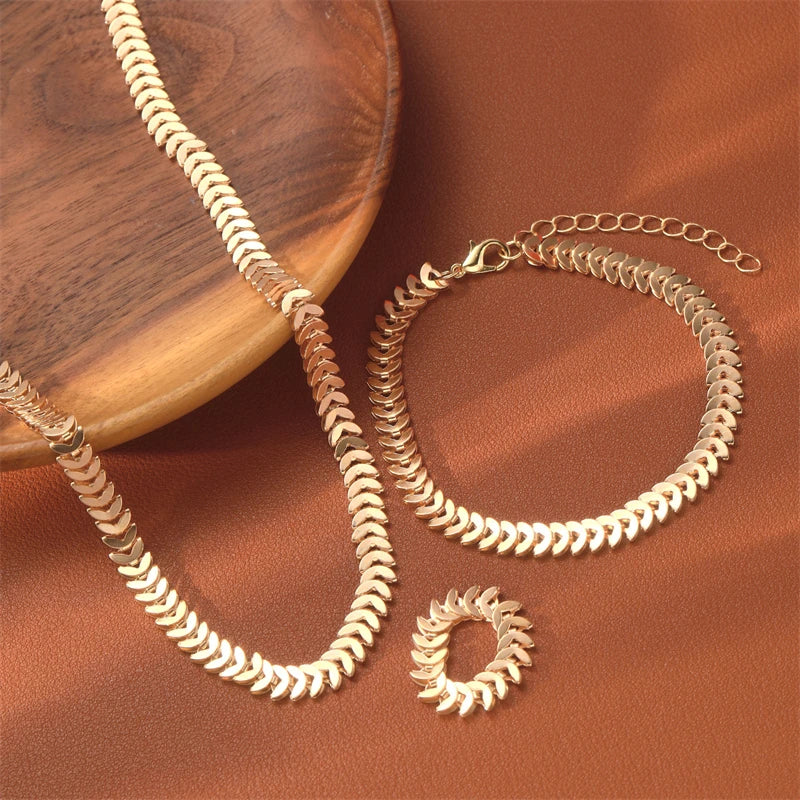 Luxury Inlaid Rhinestone Heart Chain Necklace Bracelet Ring Set for Women Punk Chunky Chain Neckalce Elegant Jewelry Accessories