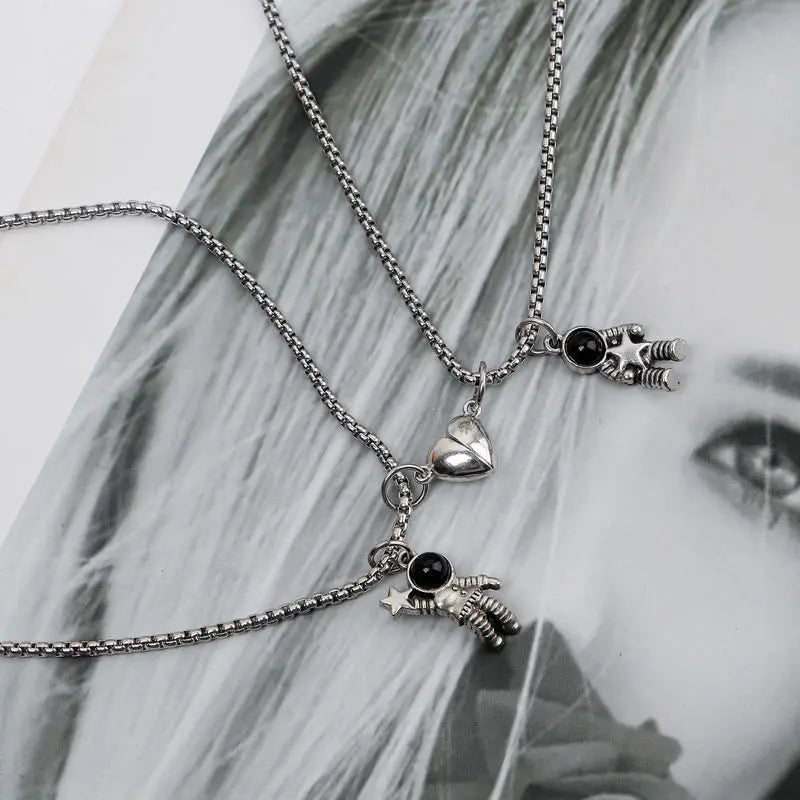 Spaceman Magnetic Heart Pendant Necklace Astronaut Star Creative Couple Necklaces For Women Men Friendship Jewelry Lovers Gift