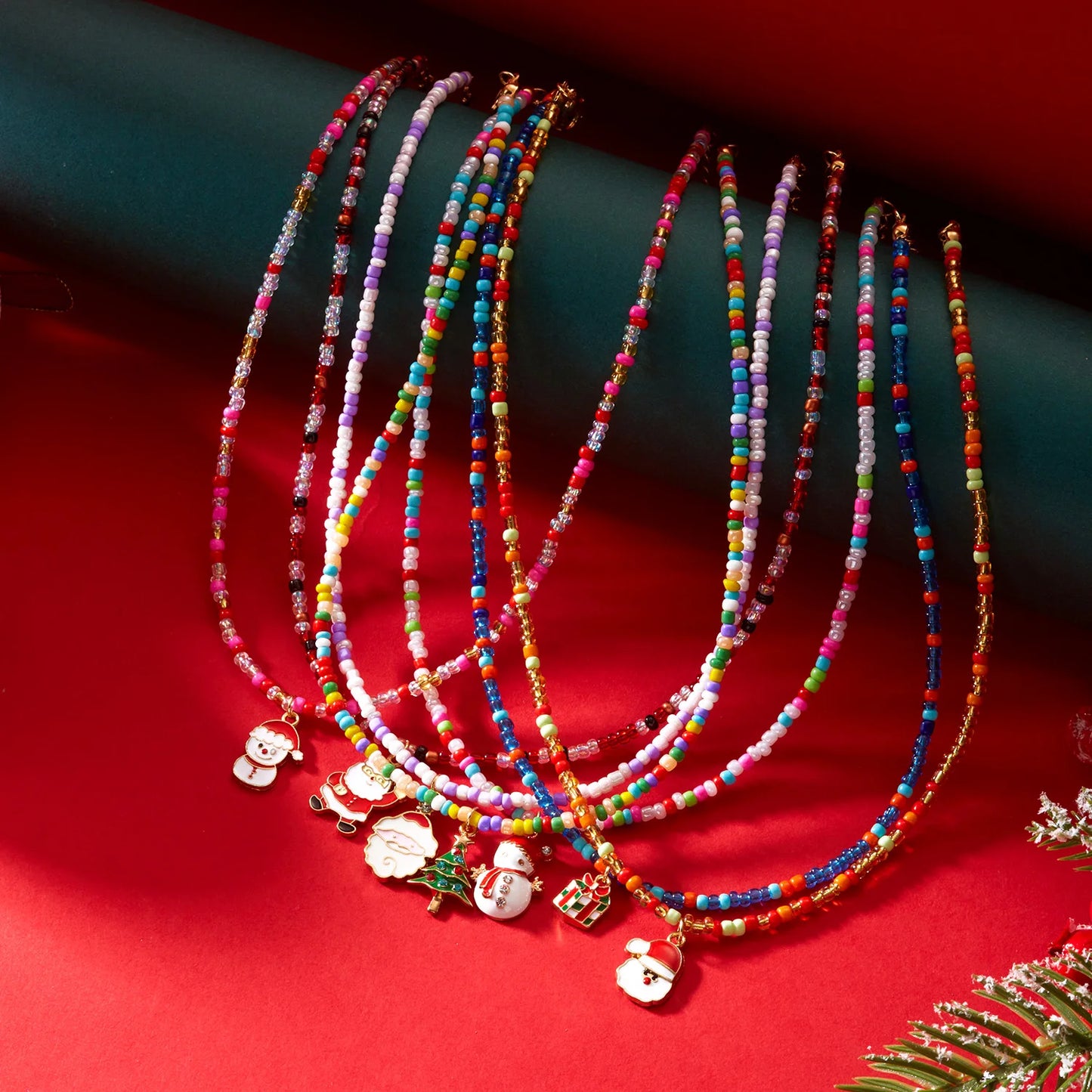 7pcs/Set Handmade Beads Christmas Necklaces for Women Girls Xmas Tree Santa Claus Snowman Pendant Necklace New Year Jewelry Gift