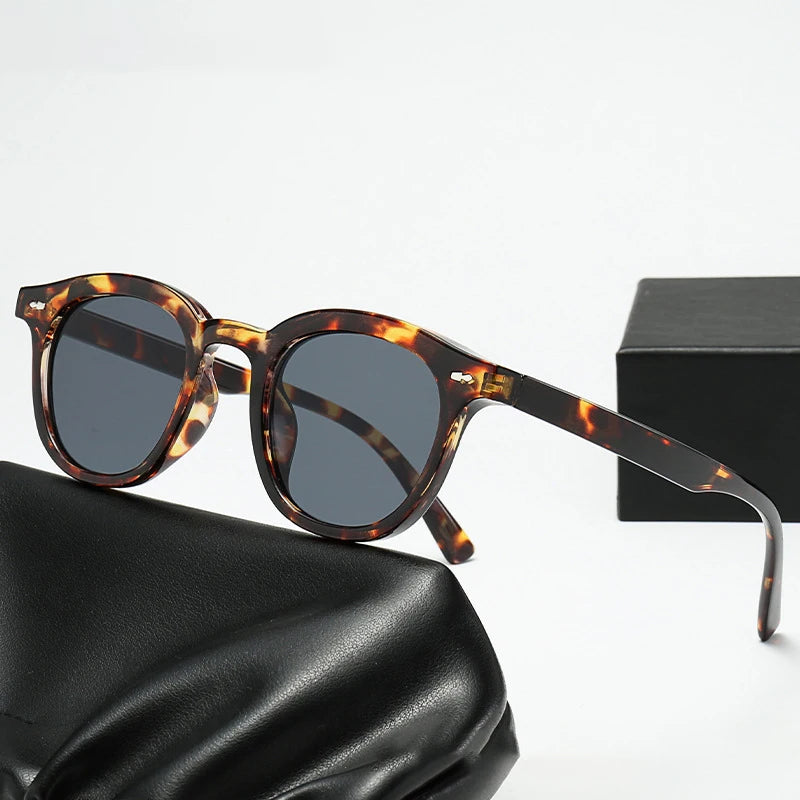 JNPCXI Vintage Small Round Men Sunglasses Fashion Gradient Shades UV400 Women Trending Rivets Punk Sun Glasses