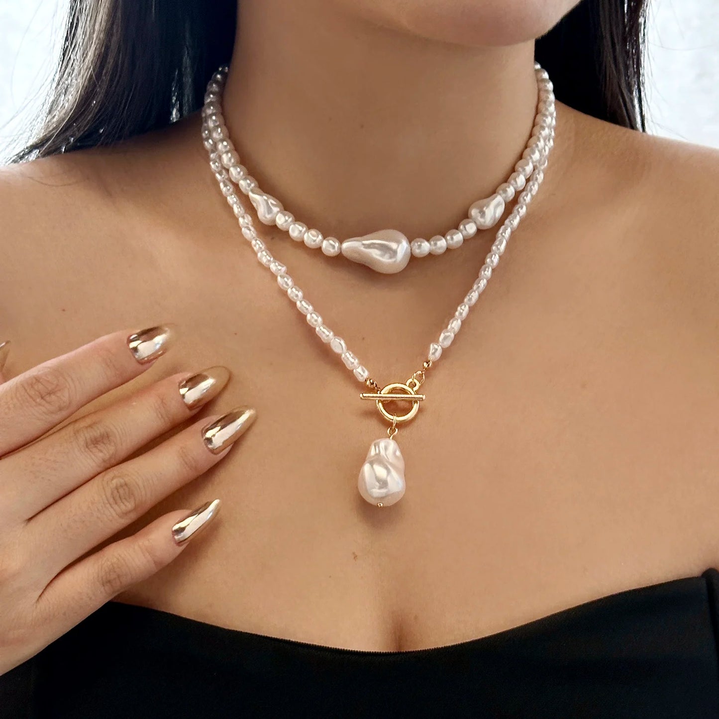 Elegant Irregular Imitation Pearl Choker Necklace for Women Simple Layered Necklace Clavicle Chain Fashion Jewelry Gift Collares