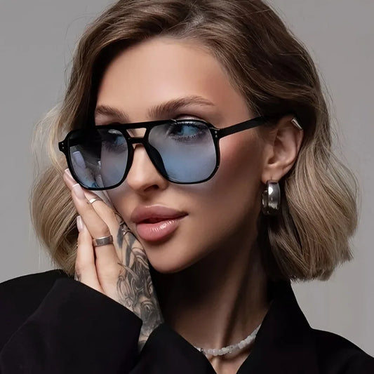 Stylish Blue Lenses Women'S Fashion Glasses - Black Frame Polycarbonate Lenses Perfect for Fashion-Forward Looks
