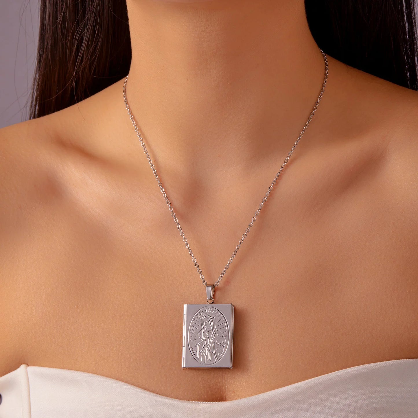 Stainless Steel Heart Locket Pendant Necklace For Women Men Elegant Gold Color Photo Frame Fashion Jewelry Valentine Lovers Gift
