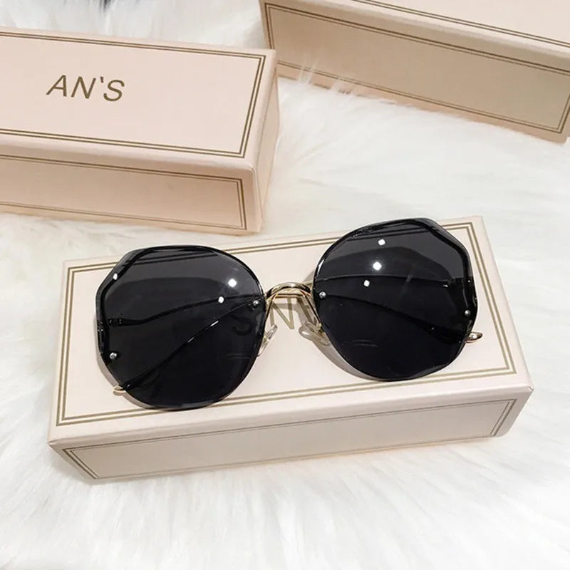 Fashion Aesthetic Sunglasses for Women/Men Colour Large Frame Women's Gradient Eyeglasses