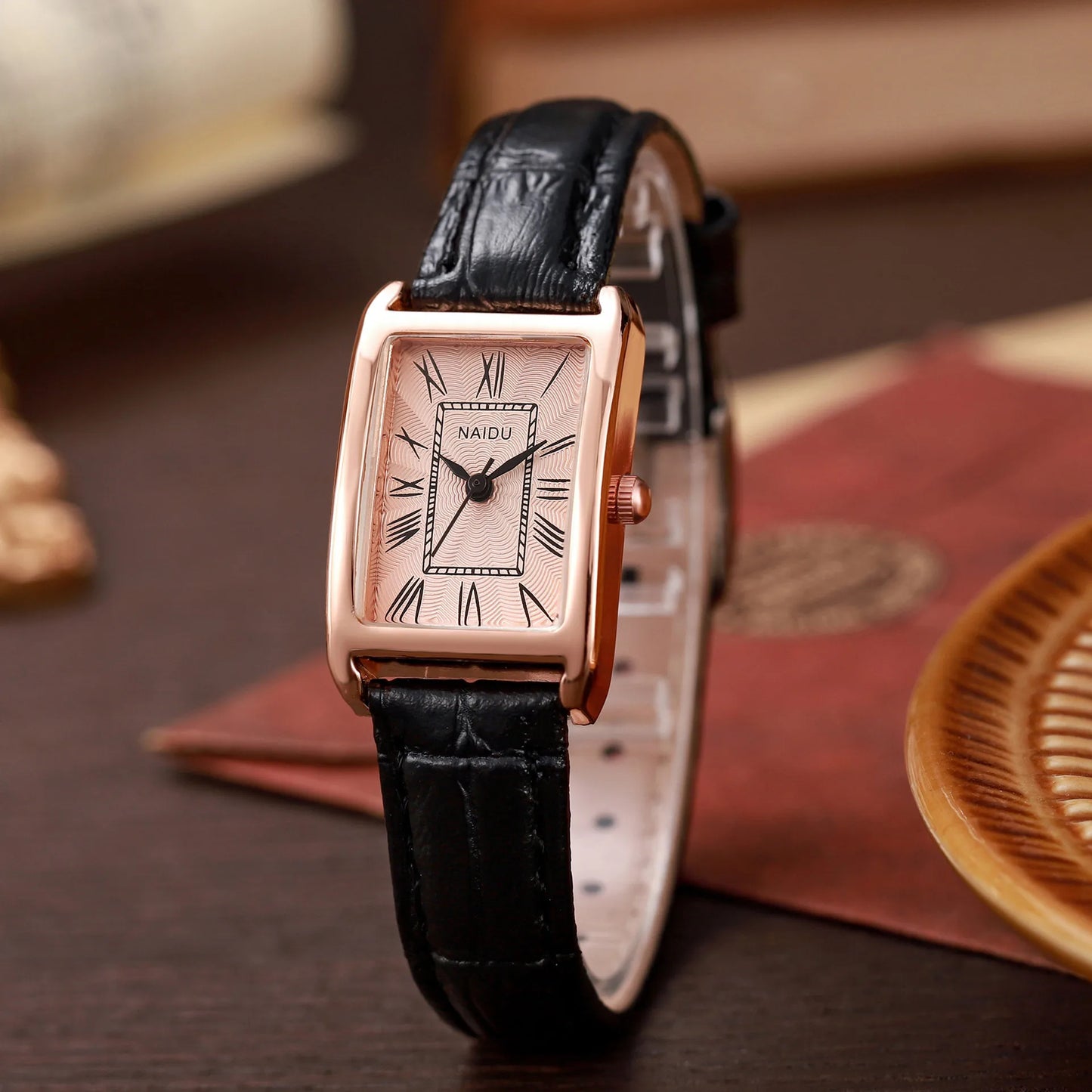 Silver Rectangular Rectangular Women Small Watch Roman Numerals Premium PU Strap Black Women's Exquisite Wristwatch Relogio