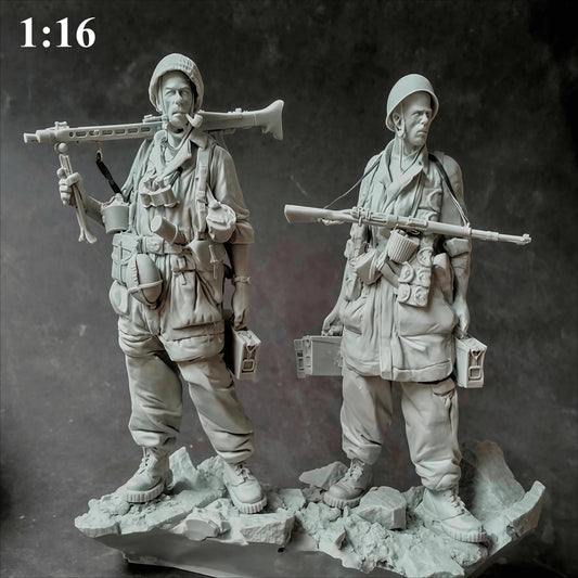 1: 16 Cast Resin Model GK, 2 French Infantry, Unpainted, Needs To Be Assembled