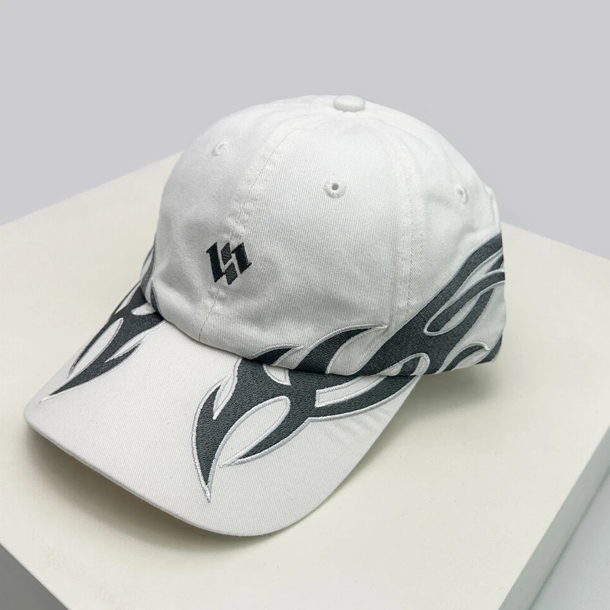 New Unisex Hip Hop Letter Flame Flag Baseball Hats Sunshade Personal Versatile Color Block Peaked Caps Niche Fashion Retro ins