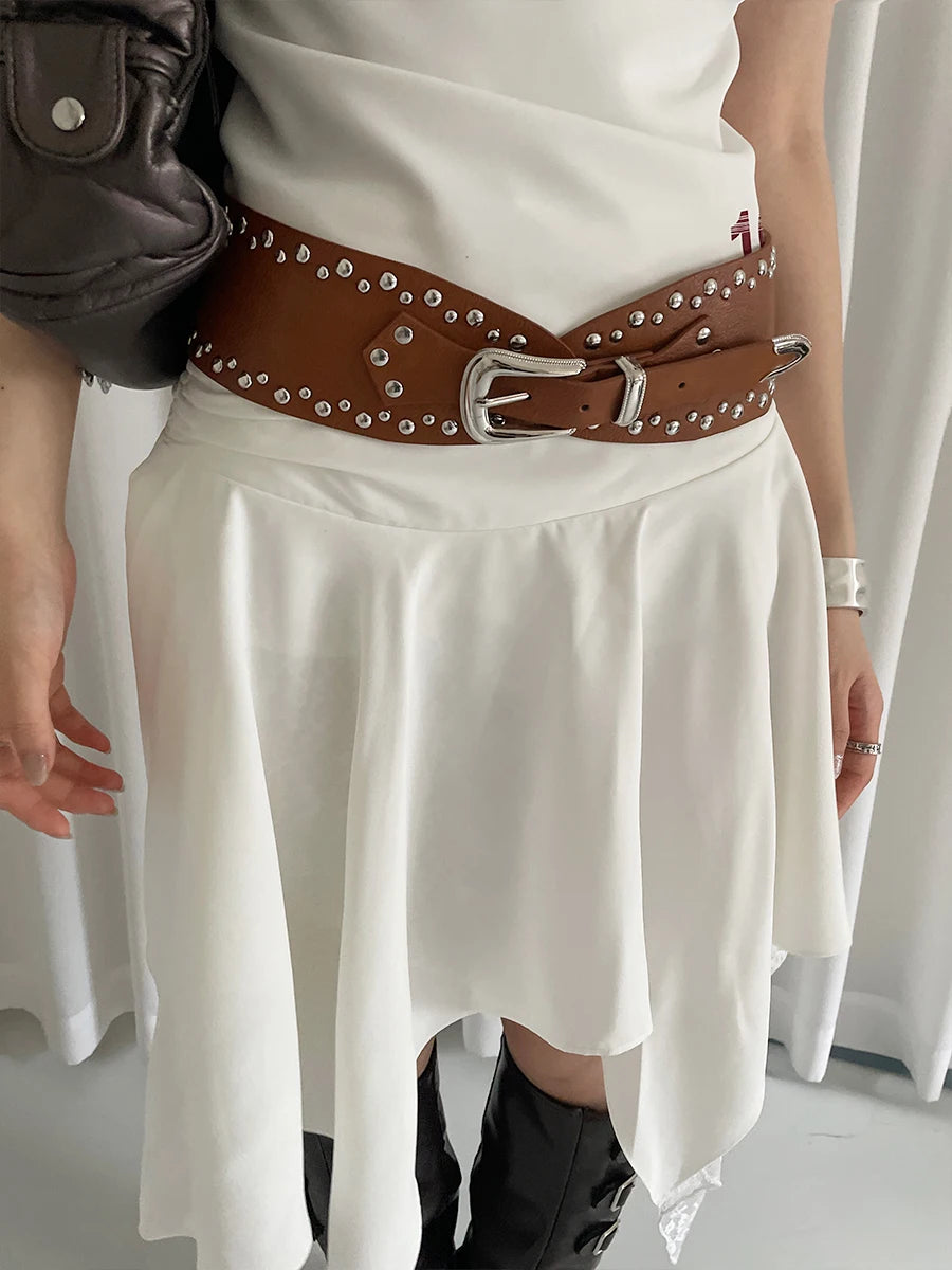 Heavy-Duty Design Sense Rivet Wide Belt For Women Vintage Personality Y2K Waist Cincher Slimming With Skirts Jeans Leather
