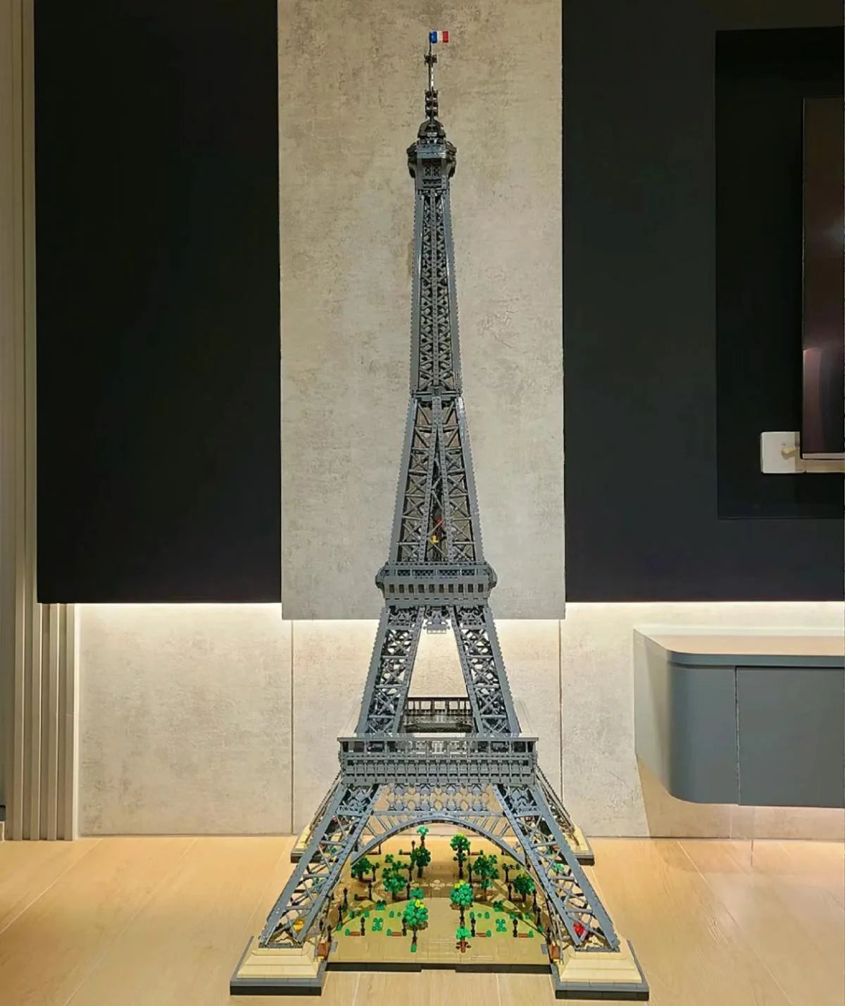 1.5M Eiffel Tower 10001pcs PARIS Famous Architecture Model Building Block Bricks