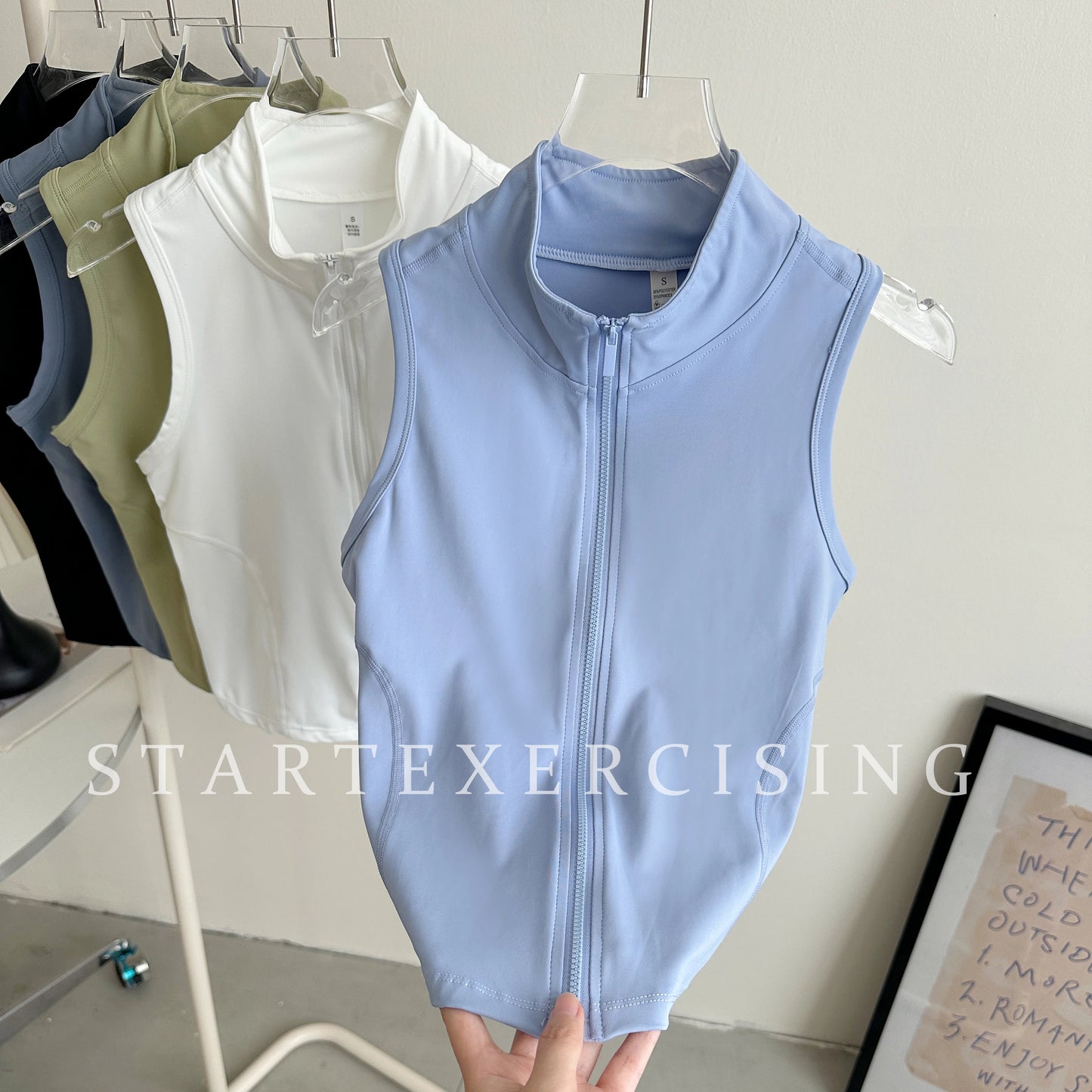 Women Sleeveless Zip Yoga Vest Slim Sports Tank Top Polyester Spandex Gym Workout Running Fitness Outerwear